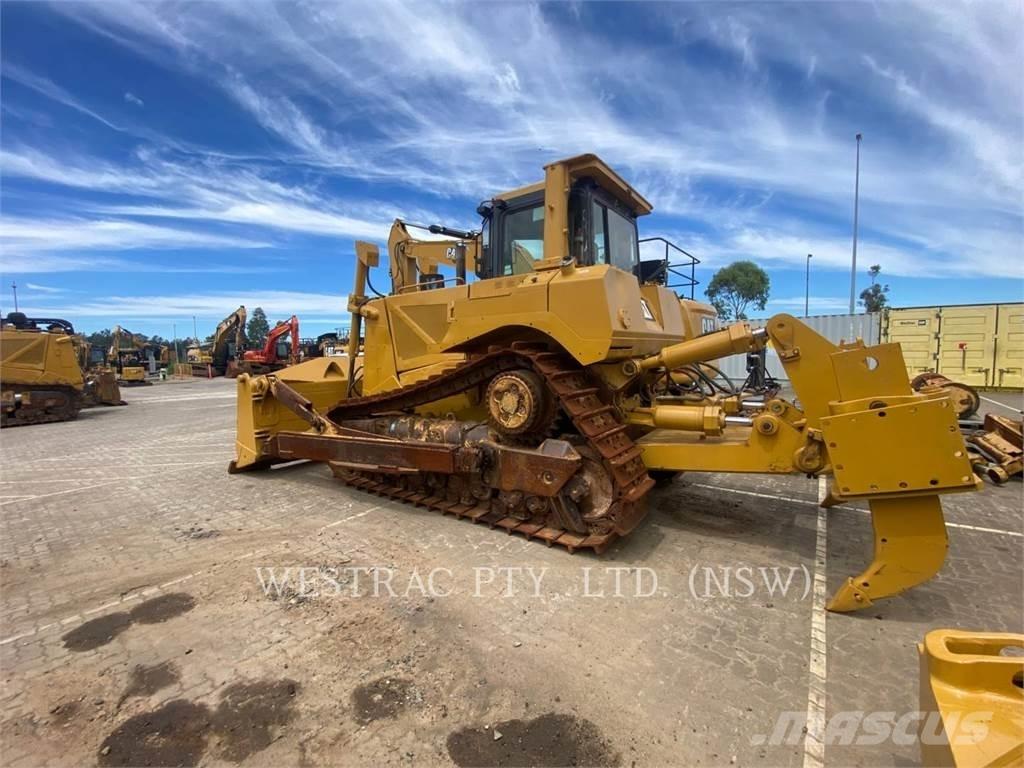 CAT D8T ブルドーザー