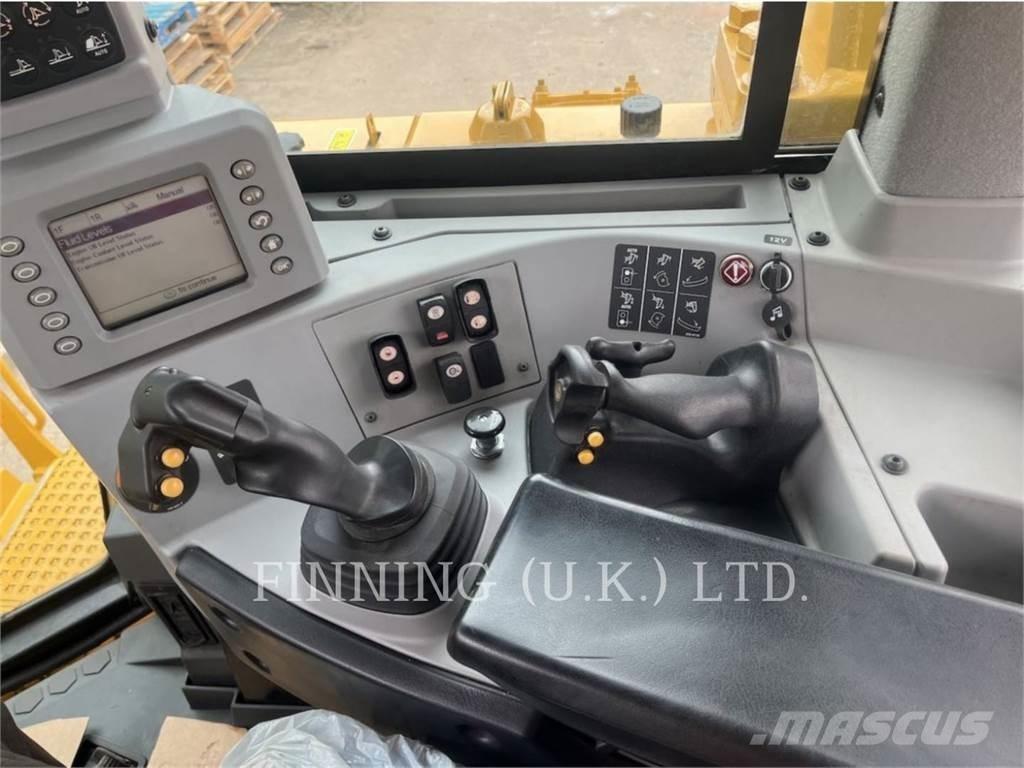 CAT D8T ブルドーザー