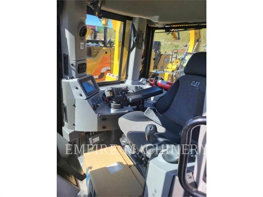 CAT D8T-21 ブルドーザー
