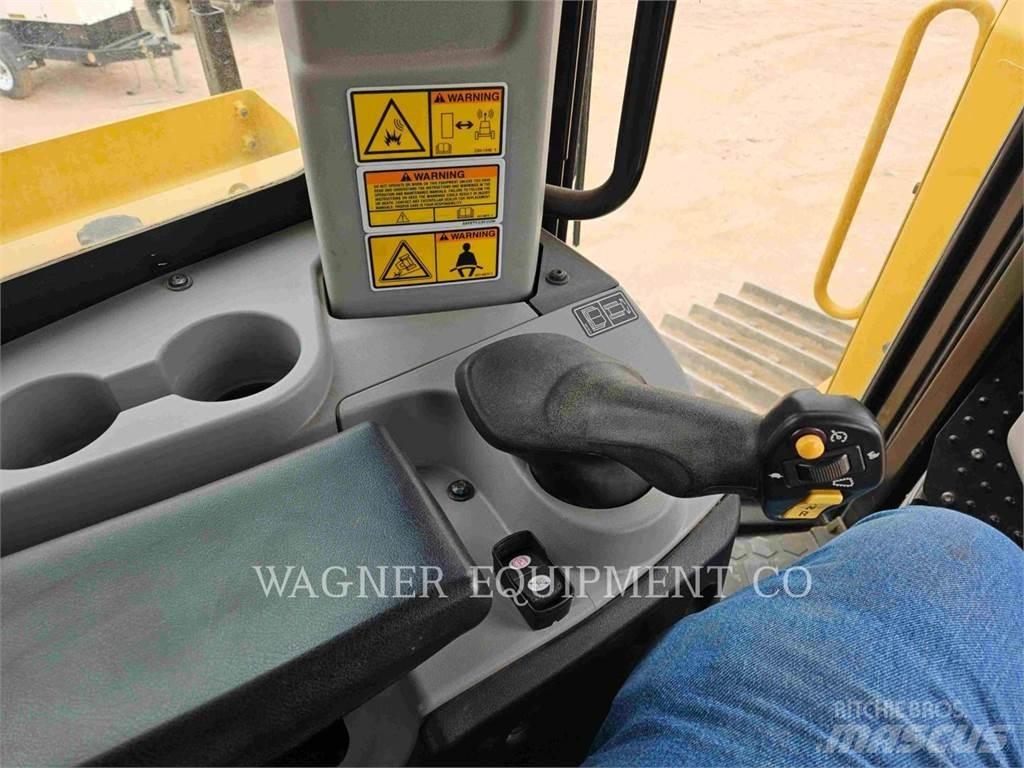 CAT D8T AW ブルドーザー