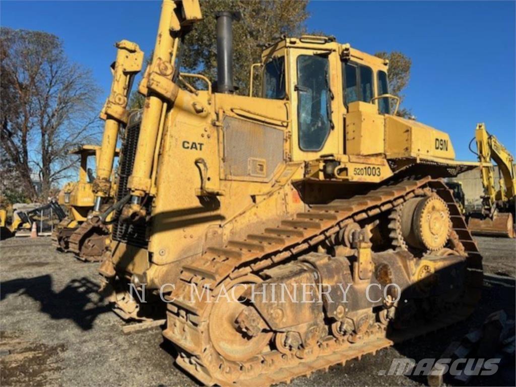 CAT D9N ブルドーザー