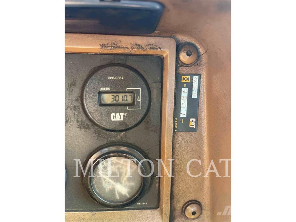 CAT D9N ブルドーザー