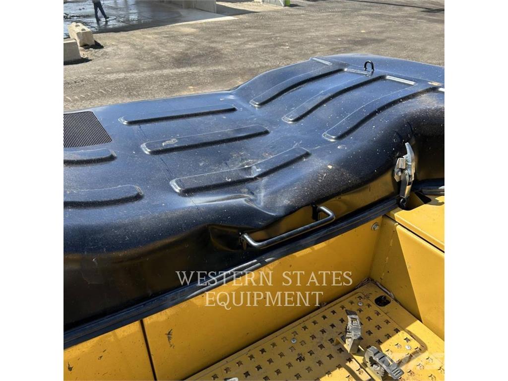 CAT FM538 林業トラクター