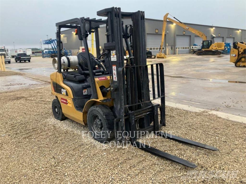 CAT GP25N 解体油圧ショベル