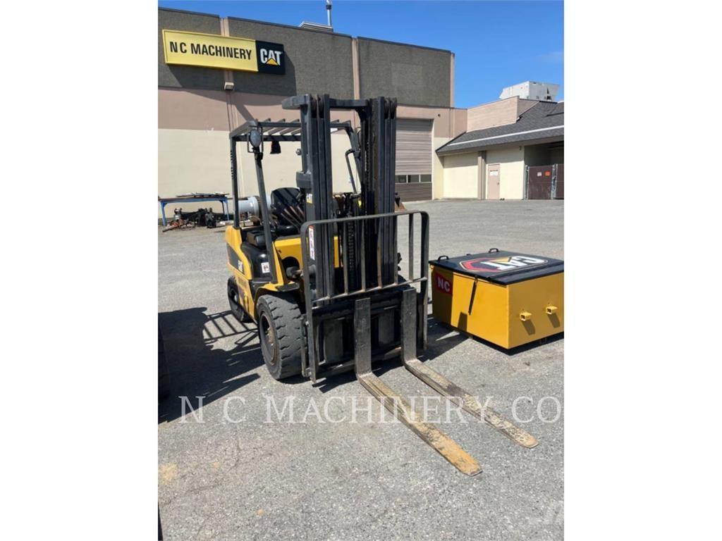 CAT GP30N5 LPGフォークリフト