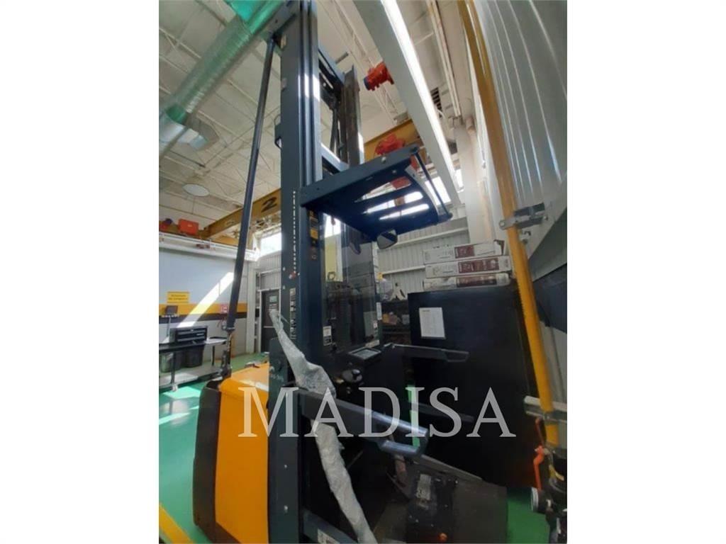 CAT LIFT TRUCKS EKS308 バッテリーフォークリフト