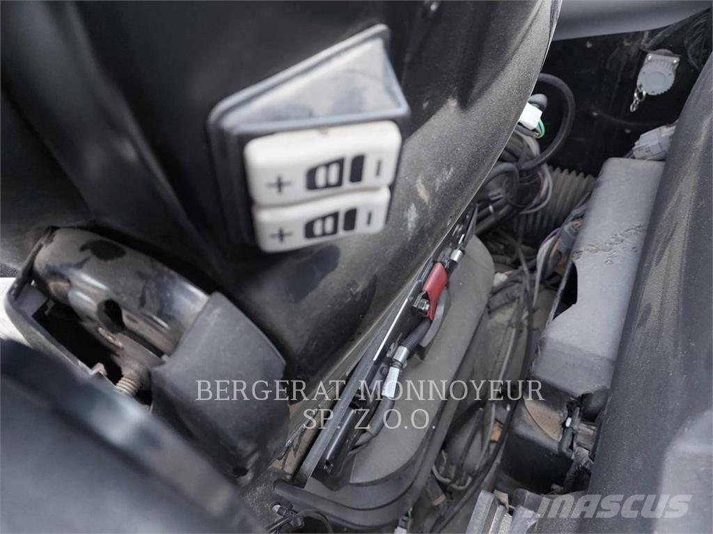 CAT M313D ホイール式油圧ショベル（パワーショベル・ユンボ・バックホー）