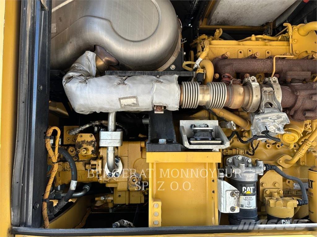 CAT M318F ホイール式油圧ショベル（パワーショベル・ユンボ・バックホー）