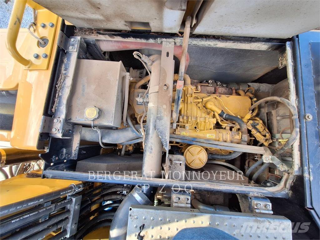 CAT M318F ホイール式油圧ショベル（パワーショベル・ユンボ・バックホー）