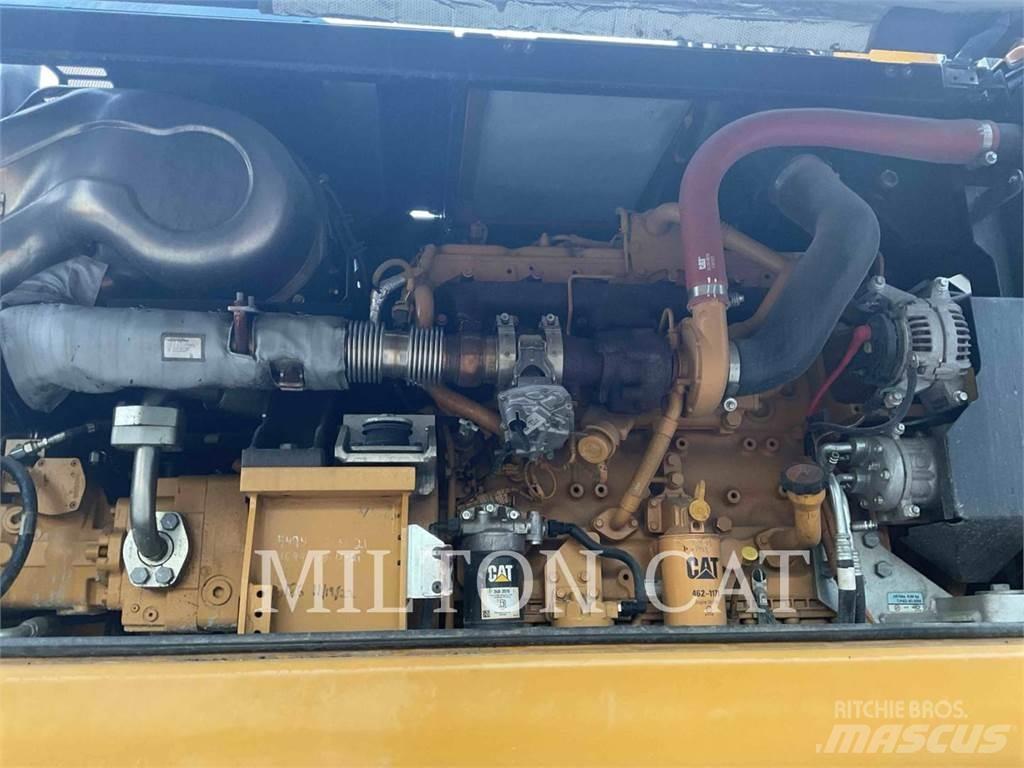 CAT M320F ホイール式油圧ショベル（パワーショベル・ユンボ・バックホー）