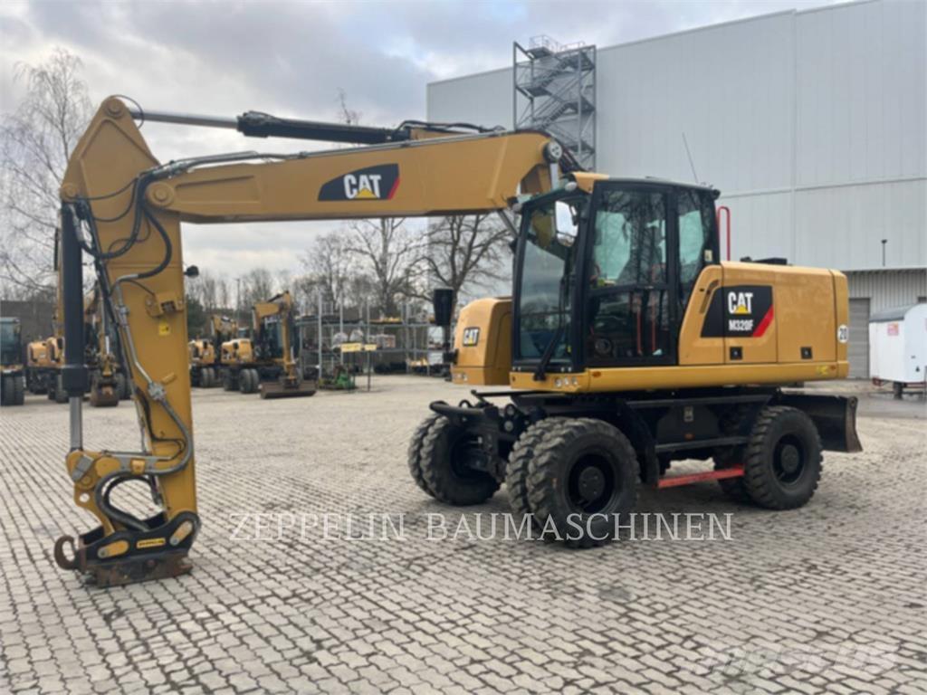 CAT M320F ホイール式油圧ショベル（パワーショベル・ユンボ・バックホー）