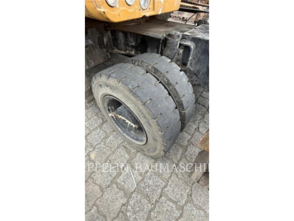 CAT MH3022-06C 解体油圧ショベル