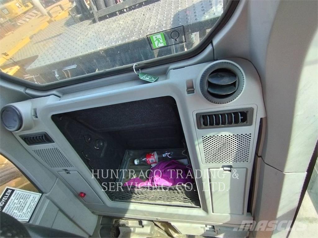 CAT MH3024-07 ホイール式油圧ショベル（パワーショベル・ユンボ・バックホー）