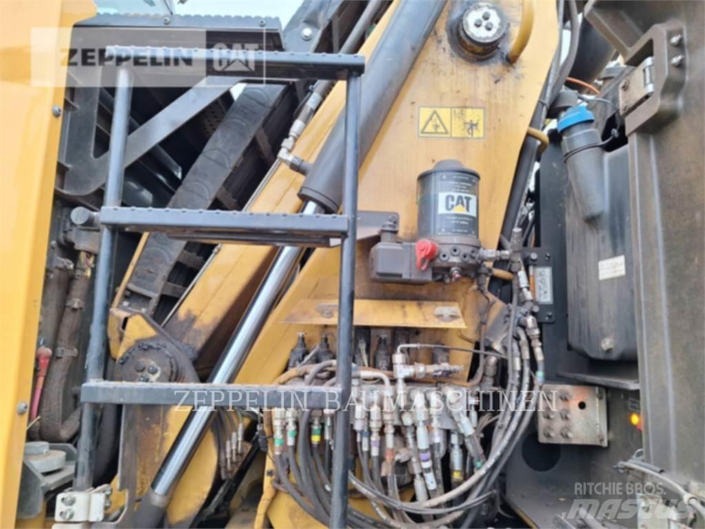 CAT MH3026-06C 解体油圧ショベル