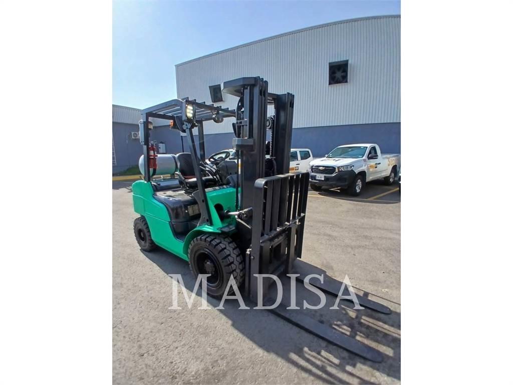 CAT MITSUBISHI FG30N-LP フォークリフト - その他