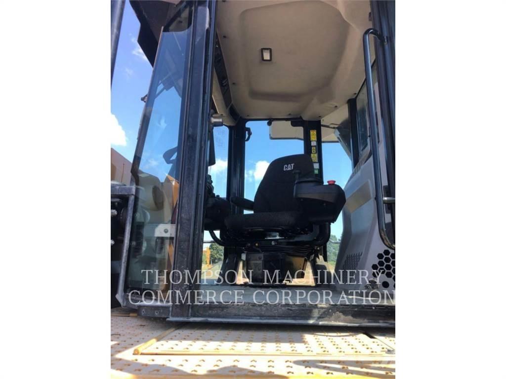 CAT RM400 アスファルトリサイクルマシン
