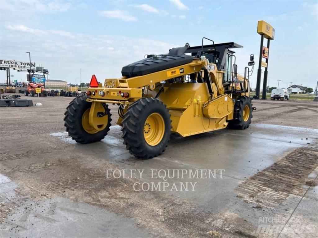 CAT RM400-01 アスファルトフィニッシャ