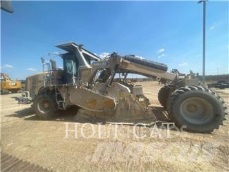 CAT RM400 CAB アスファルトリサイクルマシン