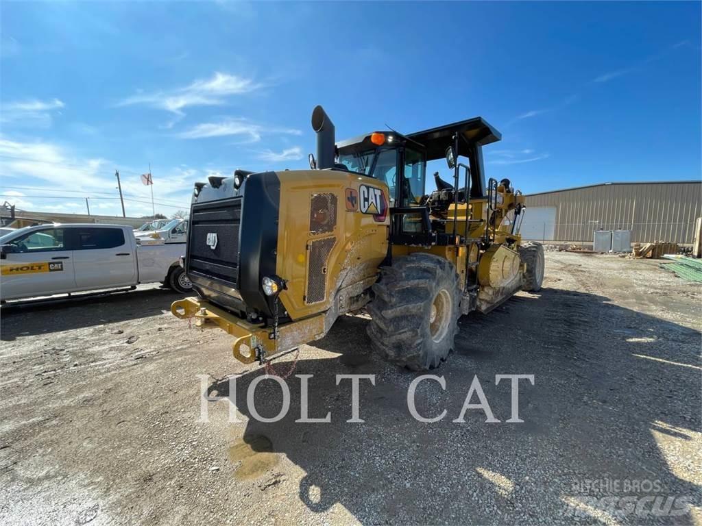 CAT RM400 CAB アスファルトリサイクルマシン