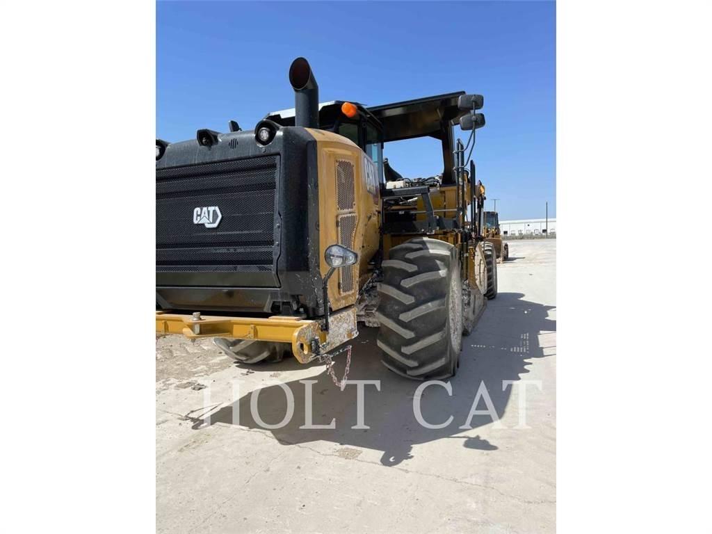 CAT RM400 CAB アスファルトリサイクルマシン