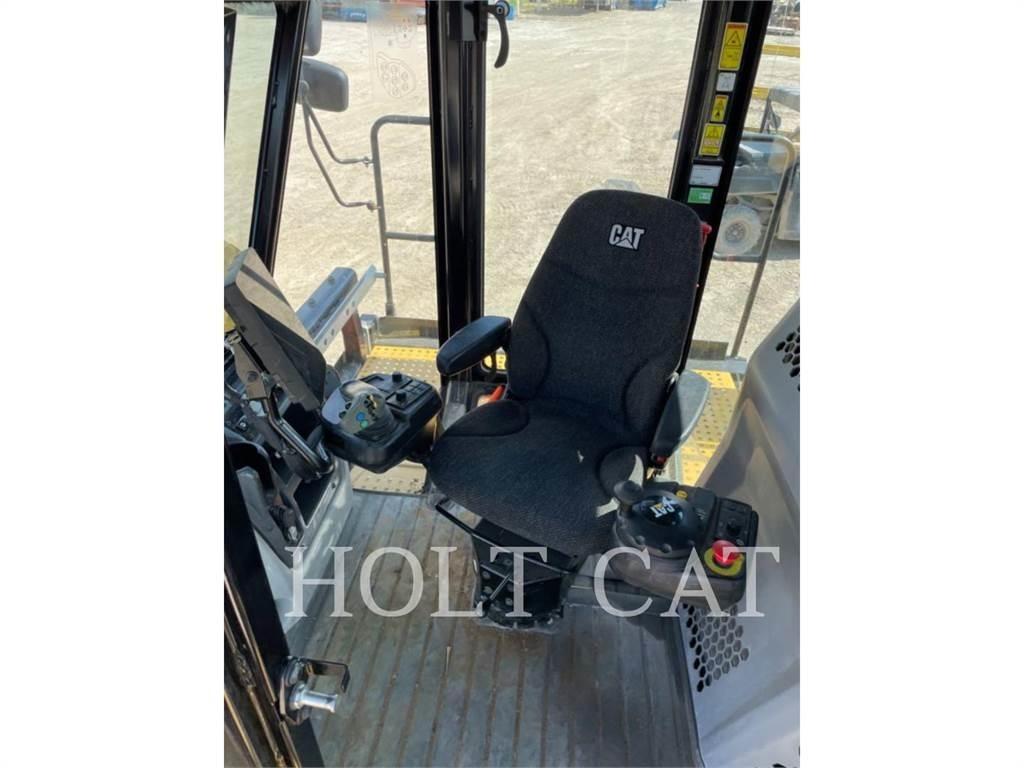 CAT RM400 CAB アスファルトリサイクルマシン