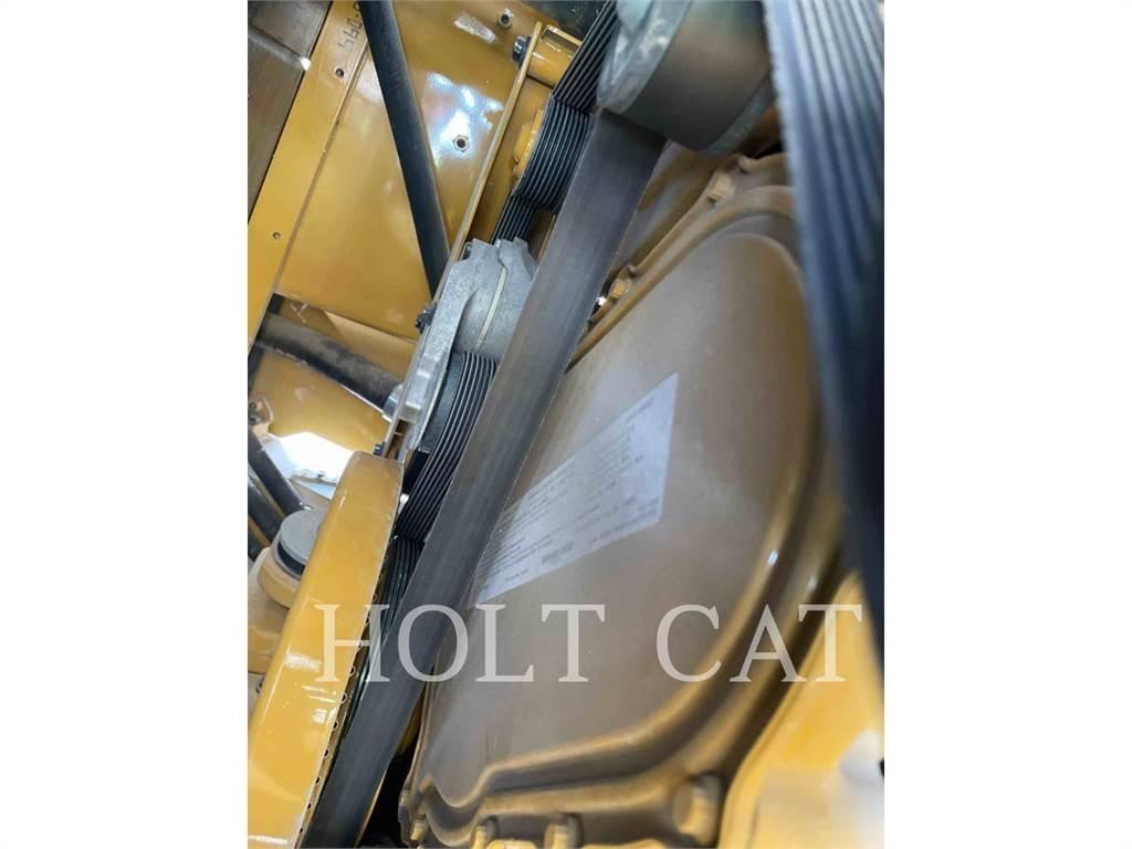 CAT RM400 CAB アスファルトリサイクルマシン