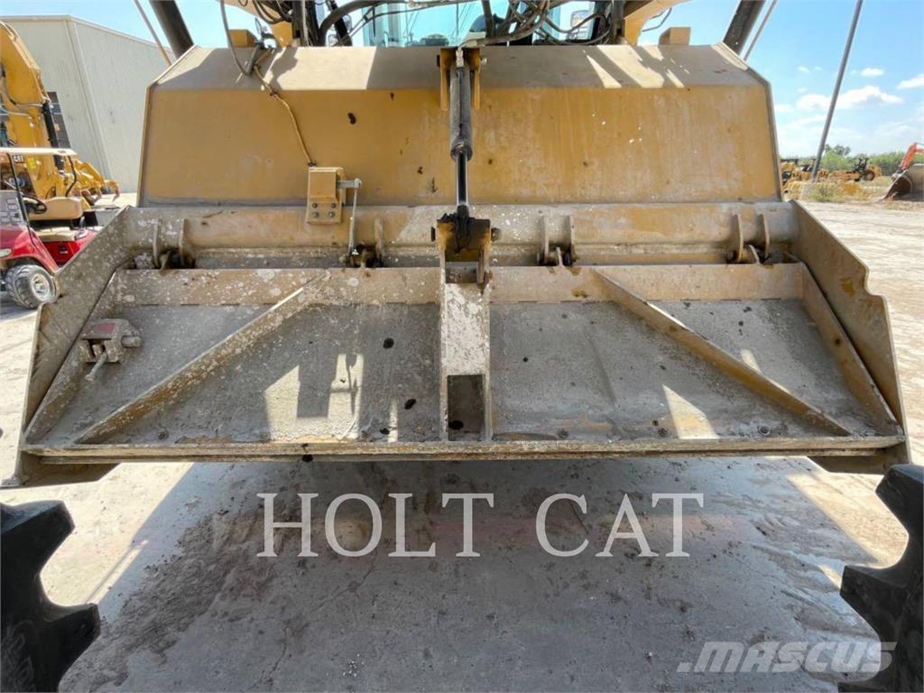 CAT RM500B CAB アスファルトリサイクルマシン