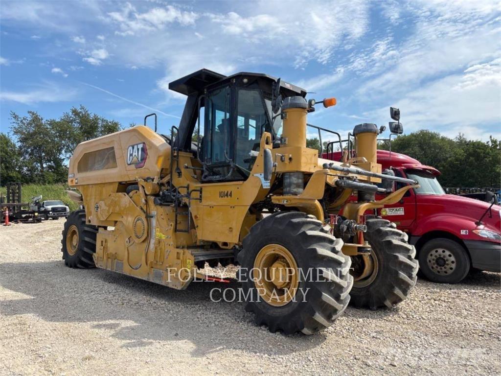 CAT RM600-01 アスファルトフィニッシャ
