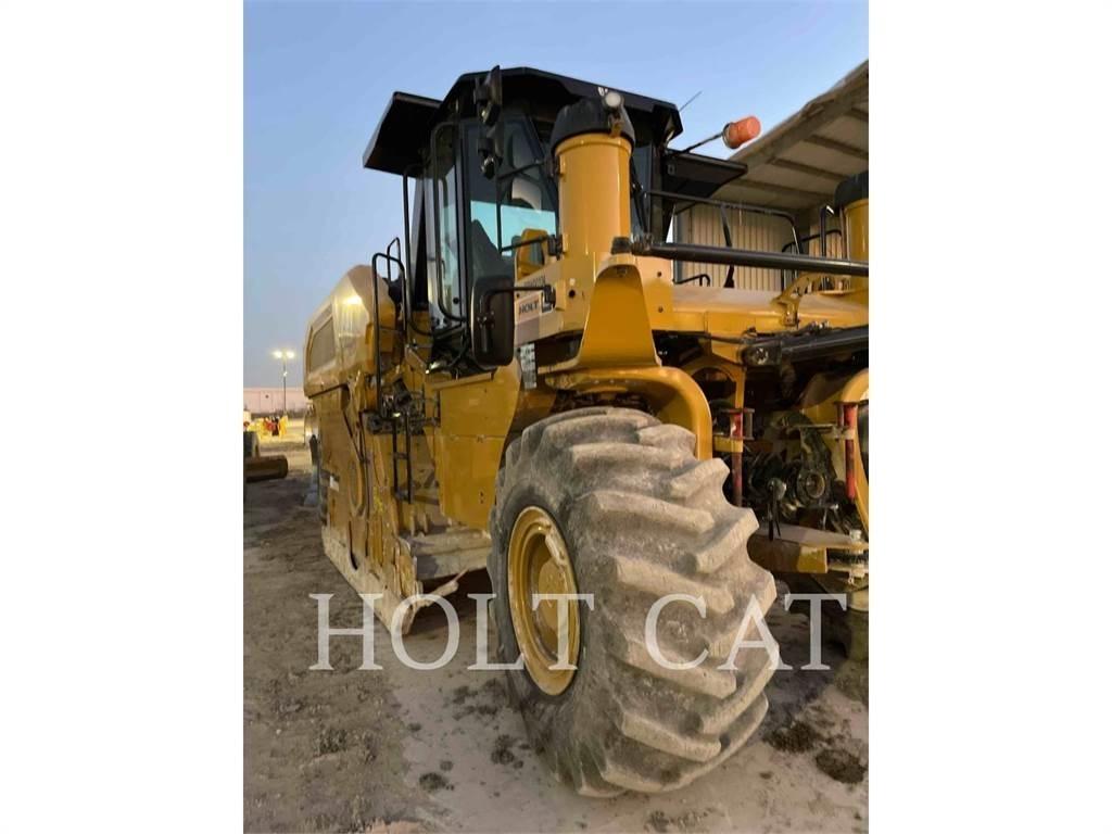 CAT RM800 アスファルトリサイクルマシン