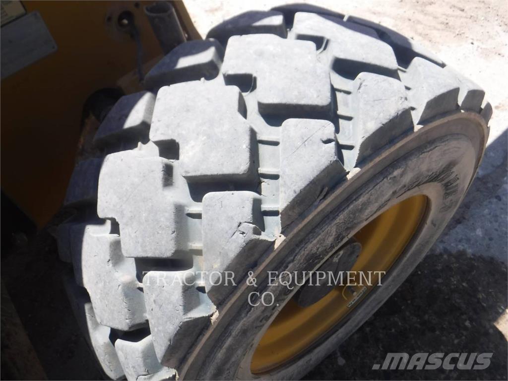 CAT TH255 テレスコーピックハンドラー