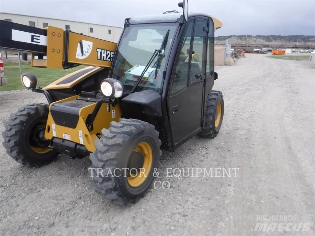 CAT TH255C テレスコーピックハンドラー