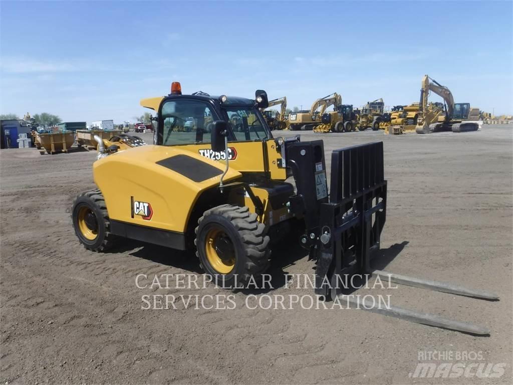 CAT TH255C テレスコーピックハンドラー