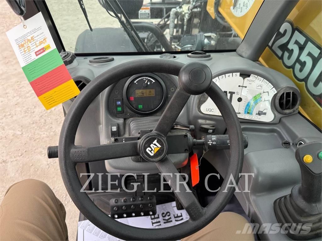 CAT TH255C テレスコーピックハンドラー