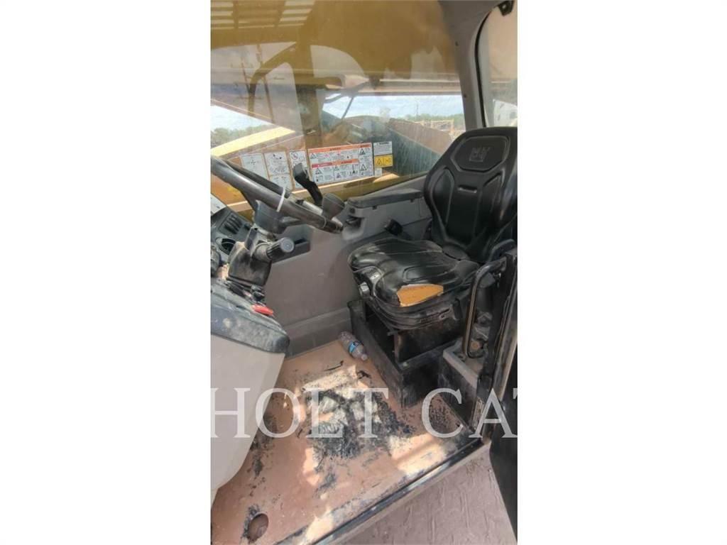 CAT TL1055 テレスコーピックハンドラー