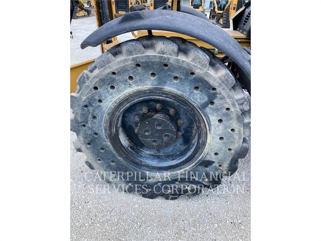 CAT TL1055C テレスコーピックハンドラー
