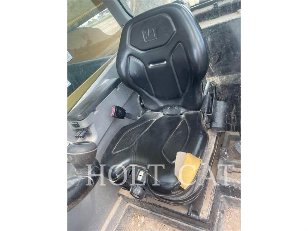 CAT TL1055D テレスコーピックハンドラー