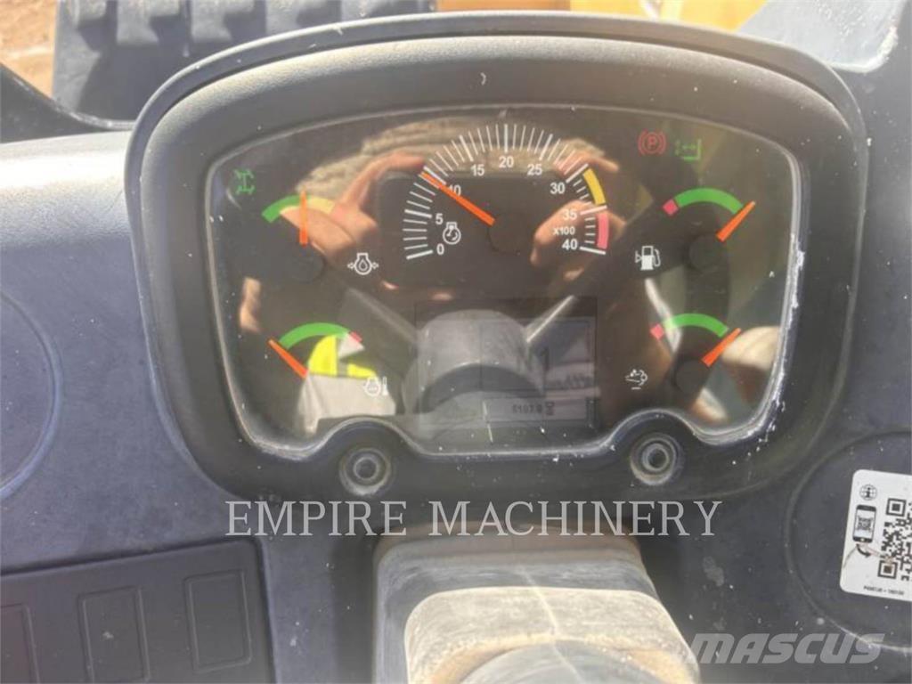 CAT TL1055D テレスコーピックハンドラー