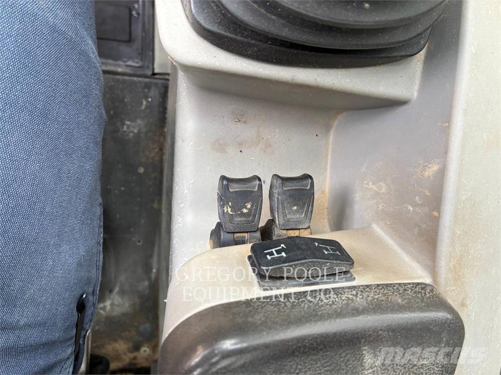 CAT TL1055D テレスコーピックハンドラー