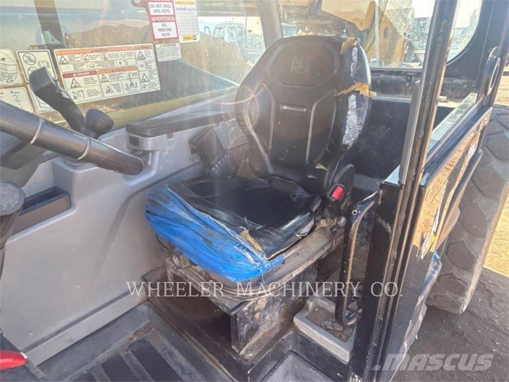 CAT TL1055D OR テレスコーピックハンドラー