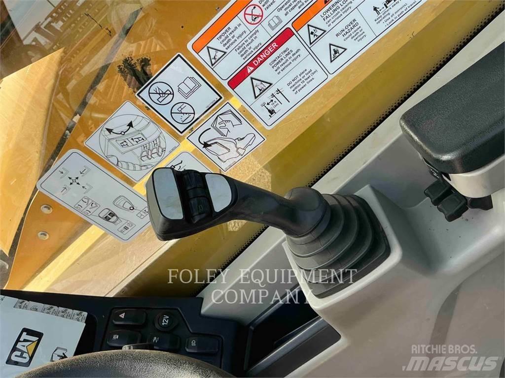 CAT TL1255-05C テレスコーピックハンドラー
