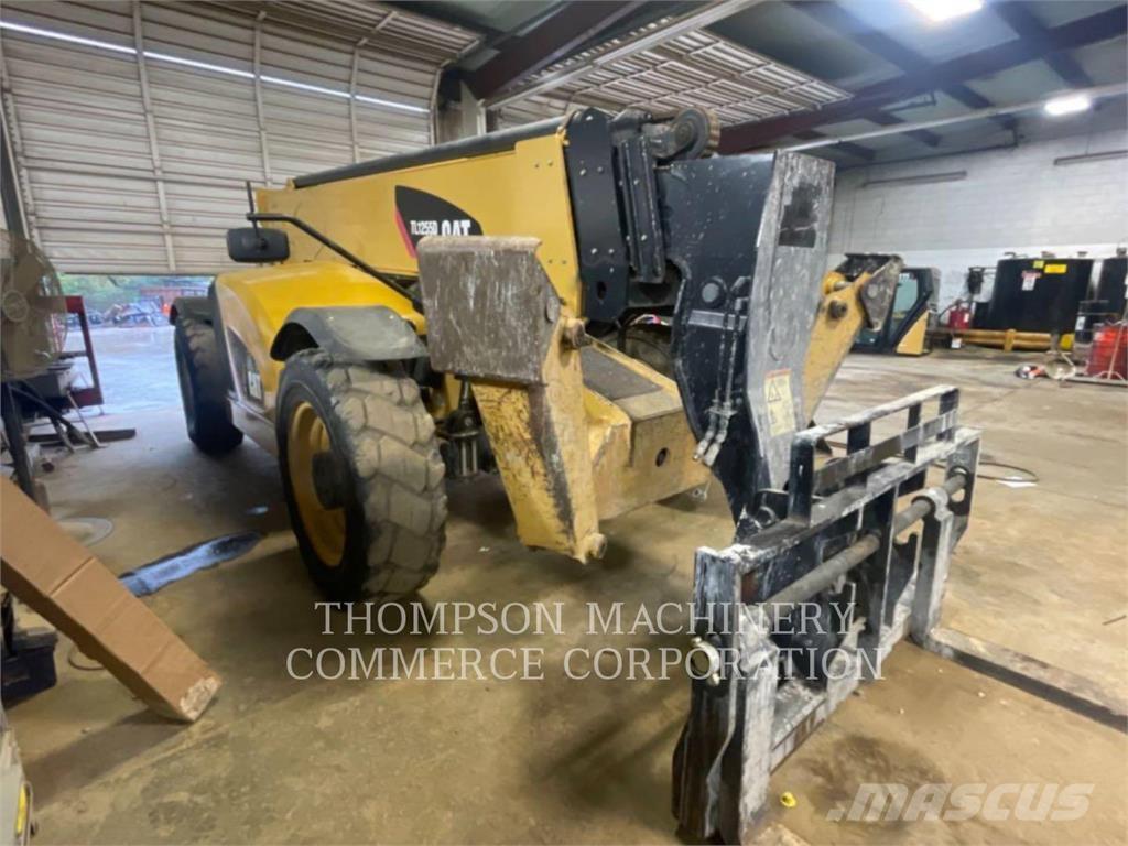 CAT TL1255D テレスコーピックハンドラー