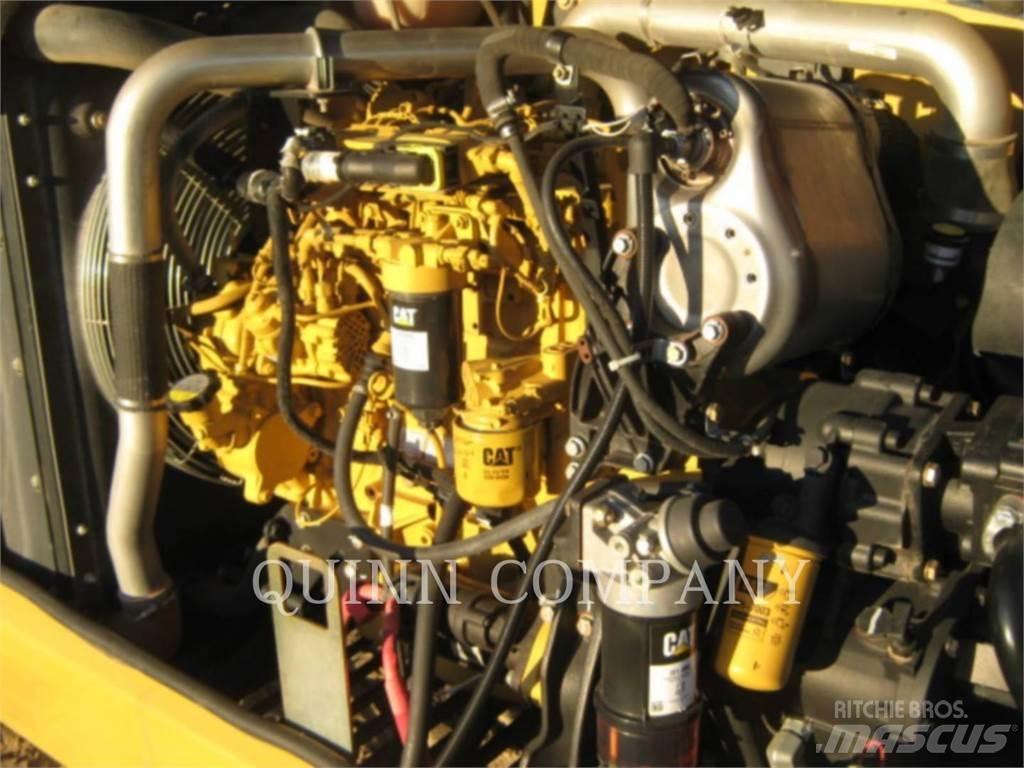 CAT TL642D テレスコーピックハンドラー