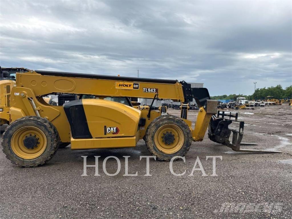 CAT TL943 テレスコーピックハンドラー