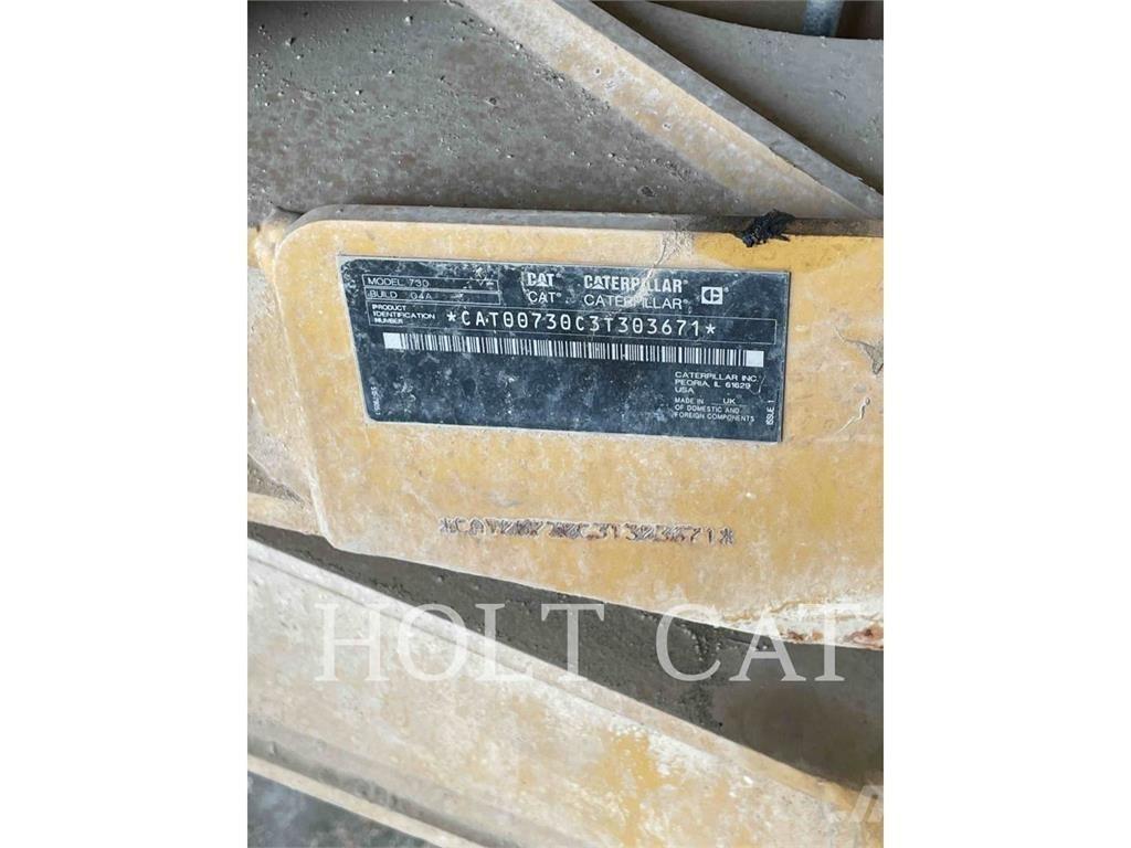 CAT W00 730 タンカートラック