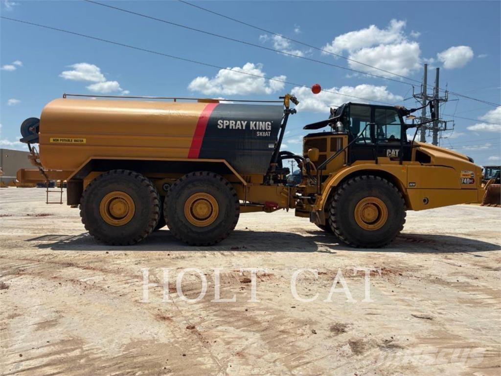 CAT W00 740 タンカートラック