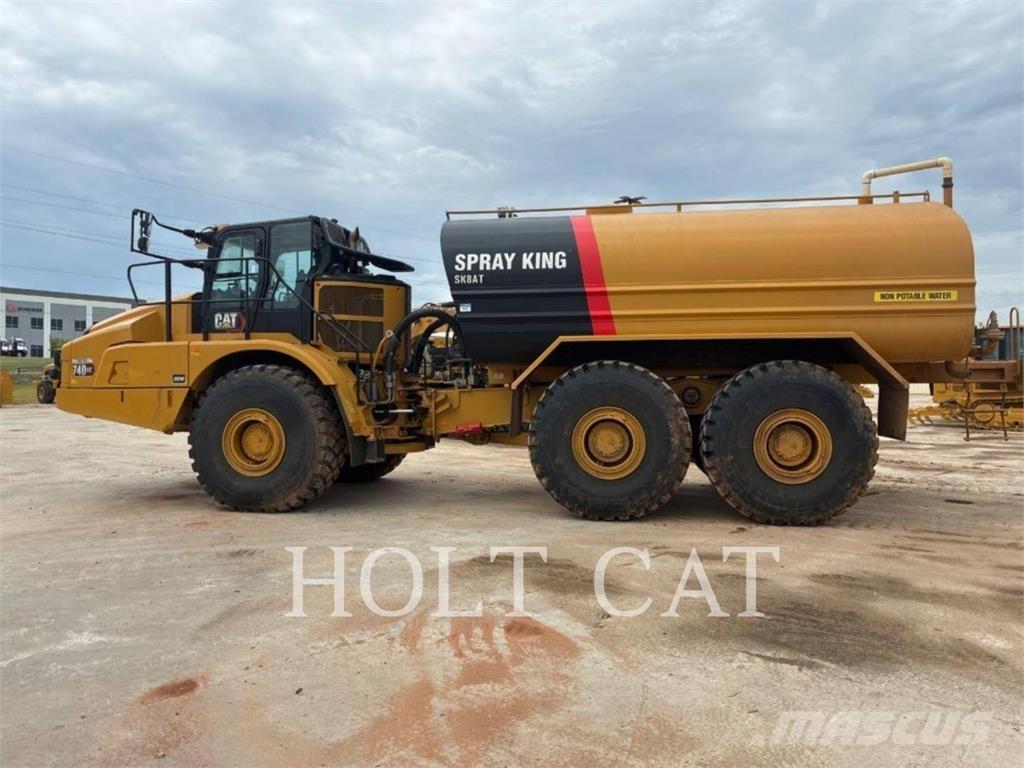 CAT W00 740 タンカートラック