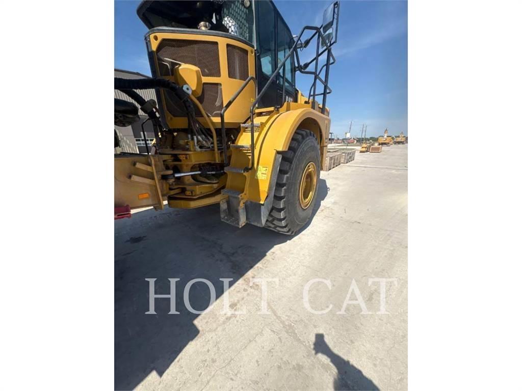 CAT W00 740GC タンカートラック