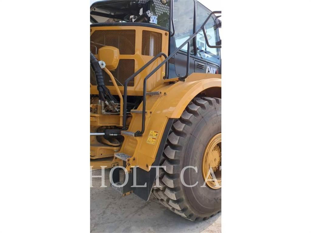 CAT W00 740GC タンカートラック