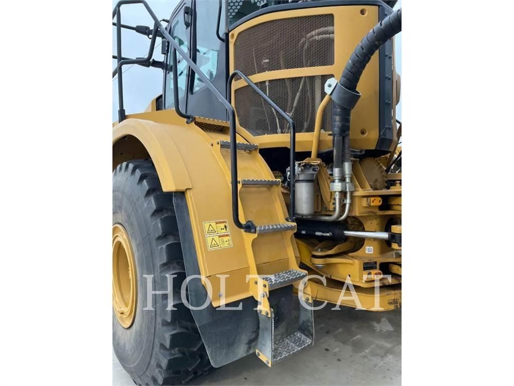 CAT W00 740GC タンカートラック