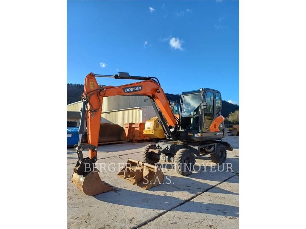 Doosan DX57W-7 ホイール式油圧ショベル（パワーショベル・ユンボ・バックホー）